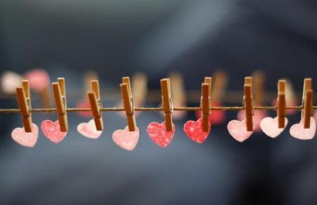 HEART CLOTHESLINE